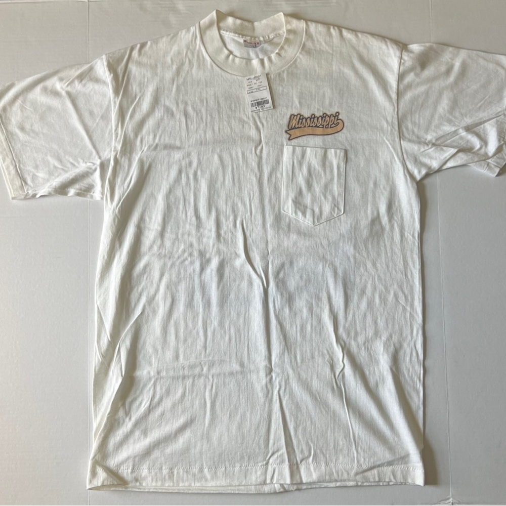Vintage single stitch 1980’s Walmart t shirt Mississippi NWT graphic print